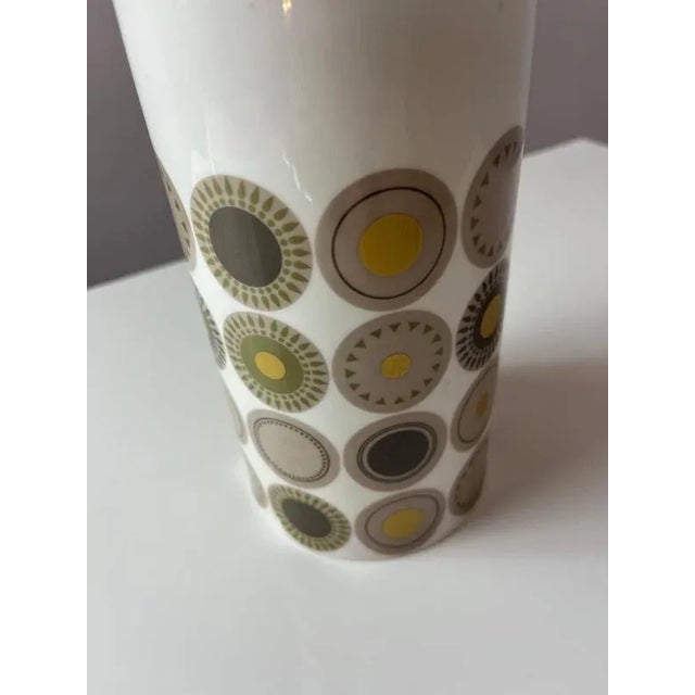 Medaillon Vase in White Porcelain by Hans Theo Baumann for Thomas For Sale - Image 6 of 8