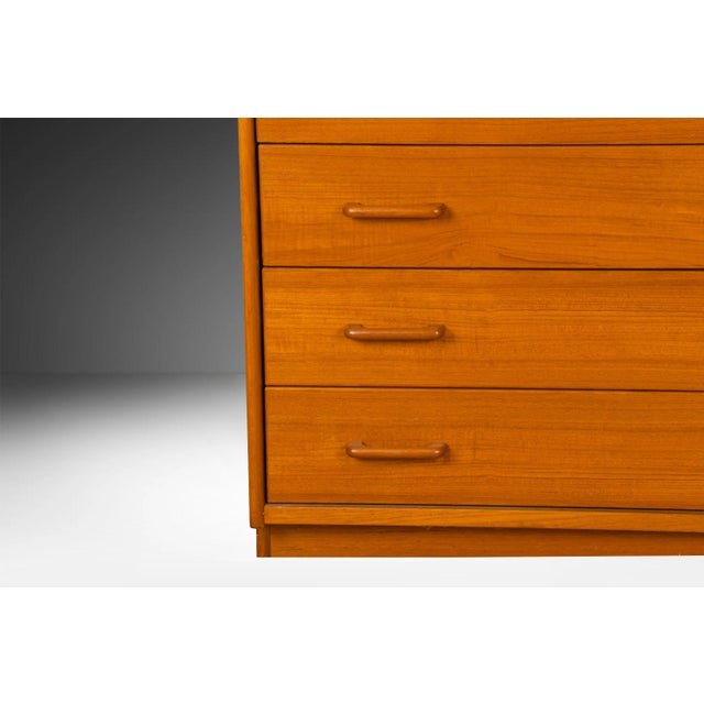 Mid-Century Modern Mid Century Teak Chest of Drawers For Sale - Image 3 of 11