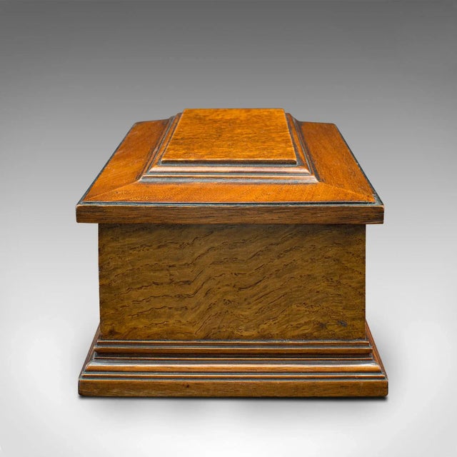 Late 19th Century 1870s Victorian Antique Gentleman's Glove Box, English, Walnut, Burr, Keepsake, Case For Sale - Image 5 of 10