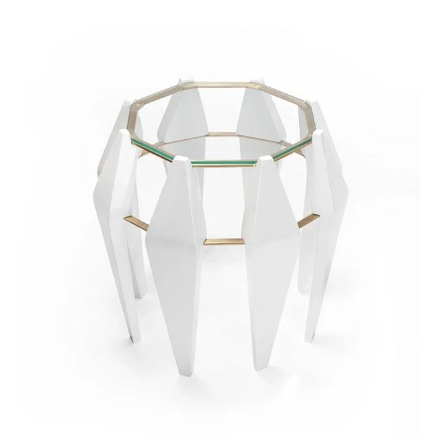 Medium Na Pali White Side Table by InsidherLand Dimensions: D 50 x W 50 x H 50 cm. Materials: wood structure finished in...