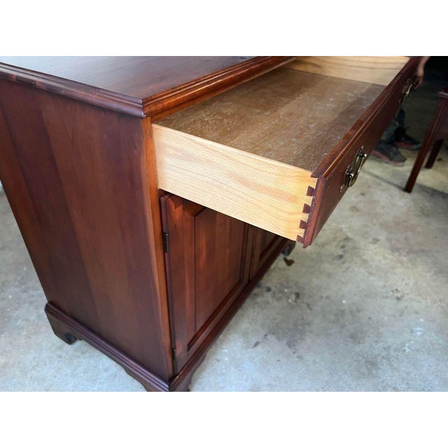 Late 20th Century Henkel Harris American Colonial Chippendale Style Cherry Wood Server or Bar Cabinet For Sale - Image 9 of 10
