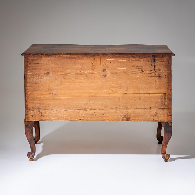 Baroque Walnut Chest of Drawers, 18th Century For Sale - Image 4 of 9