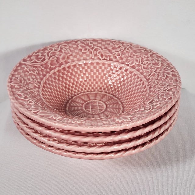 Mid-Century Modern Vintage Bordallo Pinheiro Majolica Basketweave Leaves Pink Salad Bowls-Set of 4 For Sale - Image 3 of 6