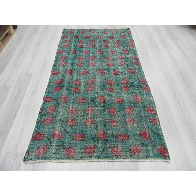 Mid-Century Modern Vintage Turkish Hand-Knotted Tulip Motif Blue Ground Art Deco Rug - 3′10″ × 7′3″ For Sale - Image 3 of 6