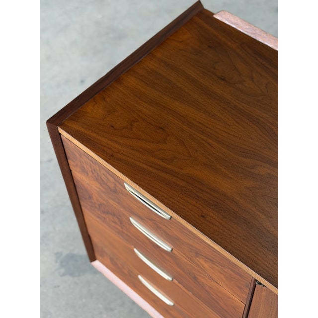 1960s Broyhill Premier Walnut Mid Century Dresser Twelve Drawer Central Doors Credenza For Sale - Image 17 of 18
