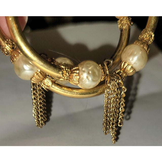 Vintage 1970s elastic wrap bracelet by Mirian Haskell on gold Filled and faux Barique pearls, expands from 2.5" to cling...