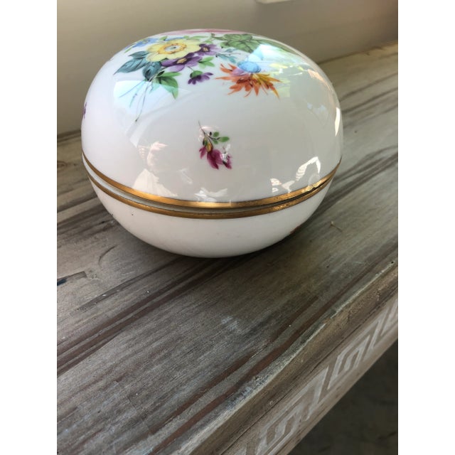 Ceramic 1960s Herend Porcelain Hand Painted Floral Lidded Trinket Box For Sale - Image 7 of 10