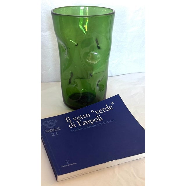 Mid-Century Modern Cylindrical Green Hand-Blown Glass Vase from Vetrerie Empolesi, Italy, 1950s For Sale - Image 3 of 14