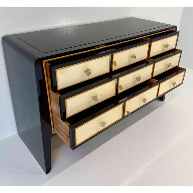 Italian Art Deco Dresser in Maple, Lacquer and Parchment by Paolo Buffa, 1940s For Sale - Image 12 of 15