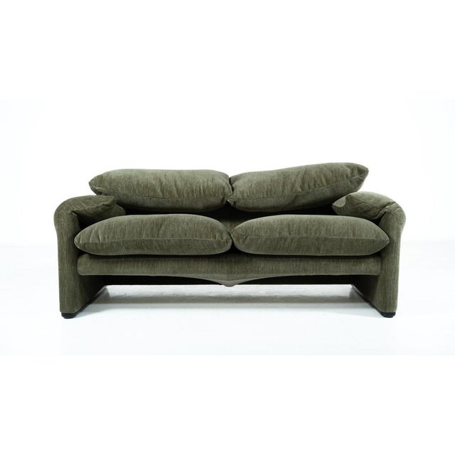 Textile Mid-Century Modern Maralunga Sofa by Vico Magistretti for Cassina, 1970 For Sale - Image 7 of 11