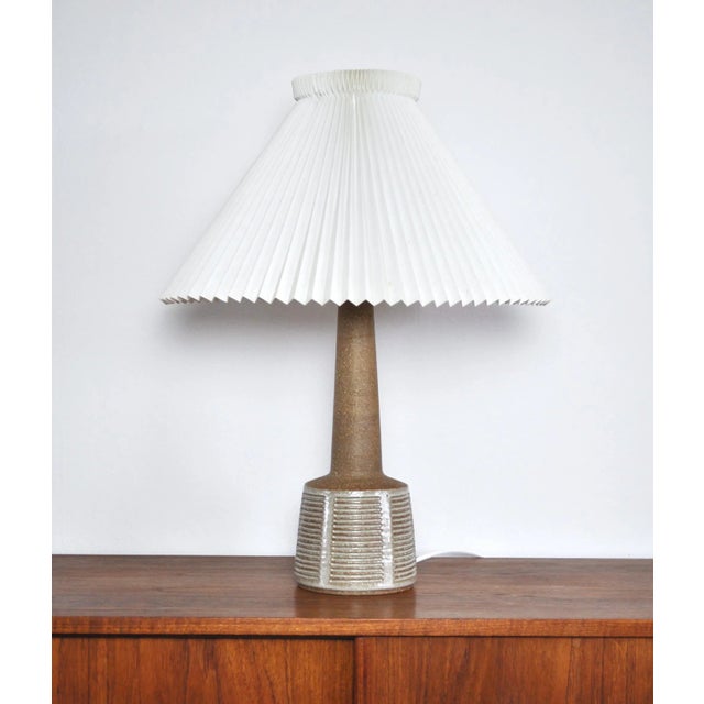 Scandinavian Modern Ceramic Table Lamp by Per Linnemann-Schmidt for Palshus, 1960s For Sale - Image 12 of 12
