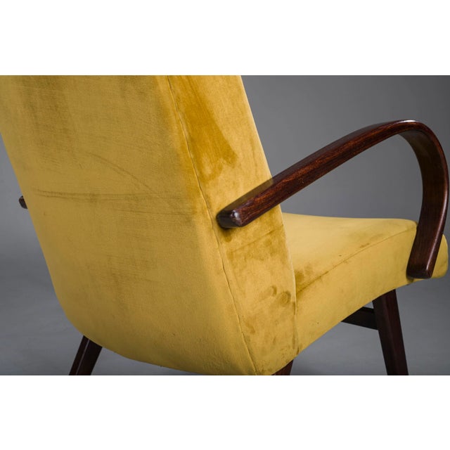 Brown Model 53 Armchairs in Mustard Velvet attributed to Jaroslav Smidek for Ton, 1960s, Set of 2 For Sale - Image 8 of 11