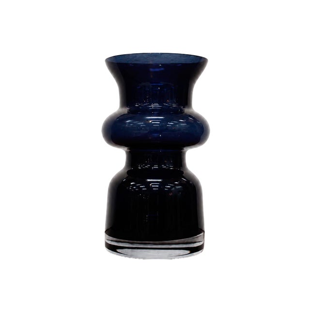 1970s Italian Sculptural Blue Murano Glass Vase with Clear Glass Base, 1970s For Sale - Image 5 of 5