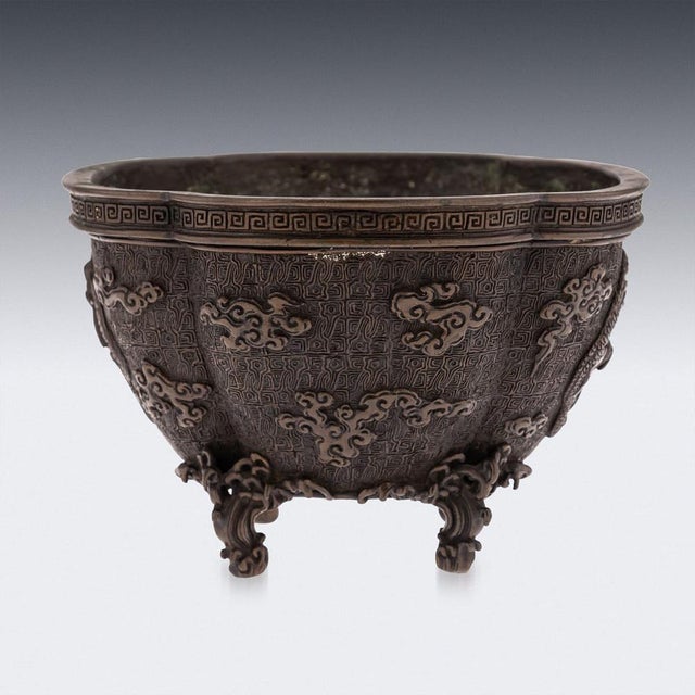 Antique Japanese Edo Style Bronze Vessel, 19th Century For Sale - Image 4 of 18