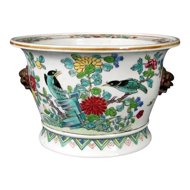 19th Century Chinese Export Porcelain Cachepot Urn Planter For Sale