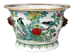 19th Century Chinese Export Porcelain Cachepot Urn Planter