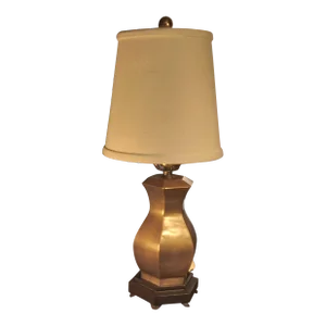 1950s Hand Crafted Asian Urn Table Lamp
