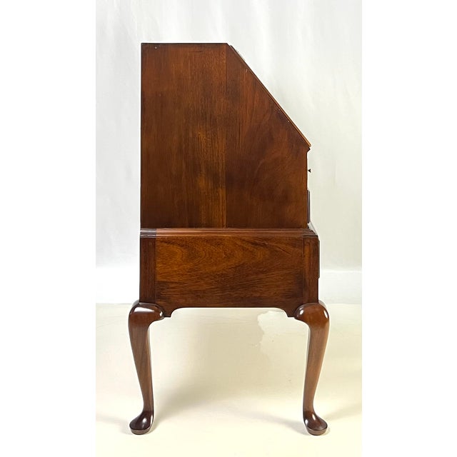 Wood Vintage Queen Anne Style Mahogany Slant-Front Bureau Secretary Desk For Sale - Image 7 of 17
