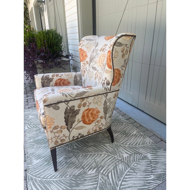 Being offered is this beautiful floral accent chair manufactured by Hickory Chair. It is in excellent condition with no...