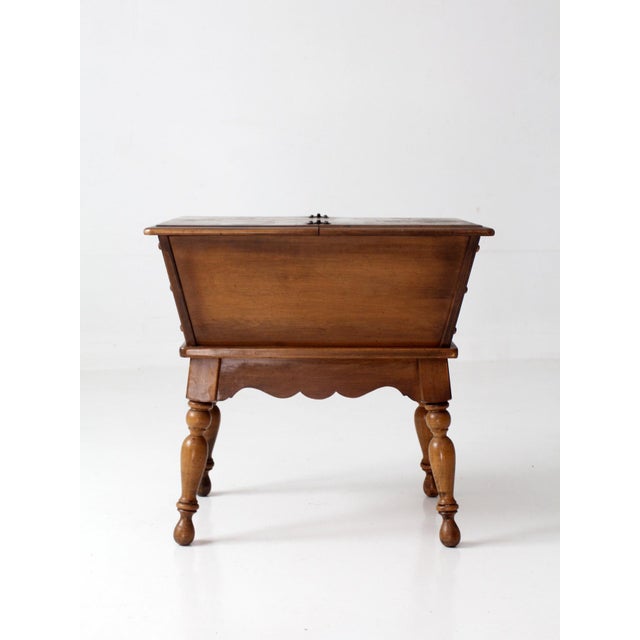 Vintage Kling Colonial Maple Sugar Chest Style Storage Table Circa 1970s For Sale - Image 12 of 18