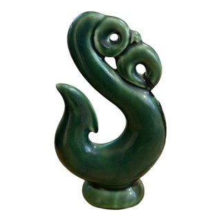 Contemporary New Zealand Studio Ceramic Guardian Manaia Sculpture – Pounamu Jade Glaze For Sale