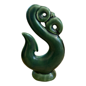 Contemporary New Zealand Studio Ceramic Guardian Manaia Sculpture – Pounamu Jade Glaze