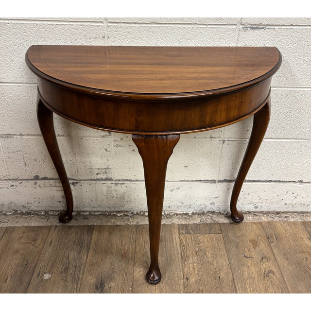 Late 20th Century Vintage Queen Anne Style Half Moon Demilune Entry Hall Table Console For Sale - Image 5 of 12