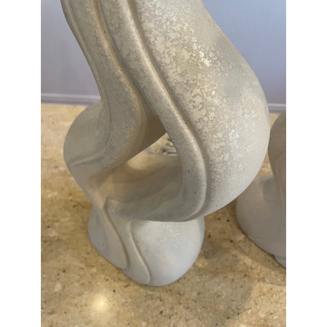 Ceramic Pair of Sculptural 1980s Organic Wave Form Lamps in Off-White Plaster For Sale - Image 7 of 12