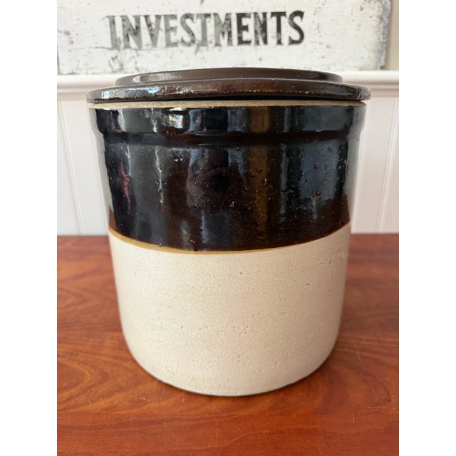 Antique Two-Tone Stoneware 2-Gallon Crock With Original Matching Lid – Cobalt "2" Salt Glaze Storage Jar For Sale - Image 11 of 18