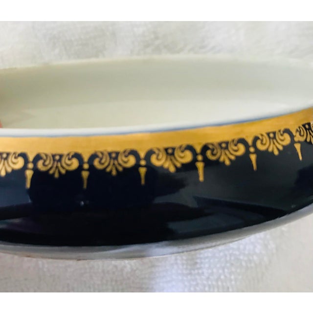 French Vintage Royal Limoges France 22-Karat Gold Trinket Box in Cobalt Blue For Sale - Image 3 of 5