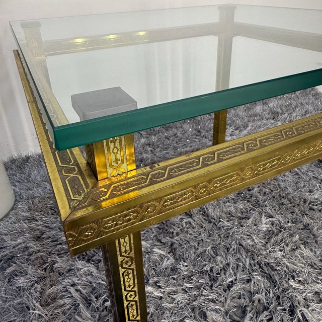 Hollywood Regency Side Table in Engraved Brass and Glass, 1970s For Sale - Image 3 of 13