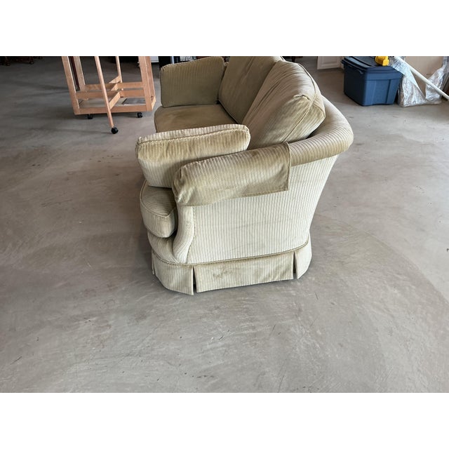 1990s Sofa Attributed to Thomasville For Sale In Chicago - Image 6 of 8