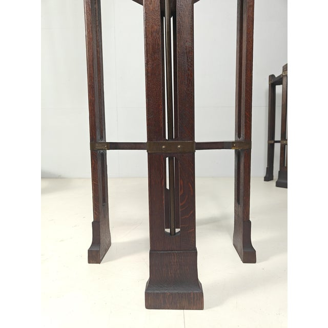 Arts and Crafts Side Tables in Stained Oak and Brass and Copper Accents, 1890s, Set of 2 For Sale - Image 9 of 12