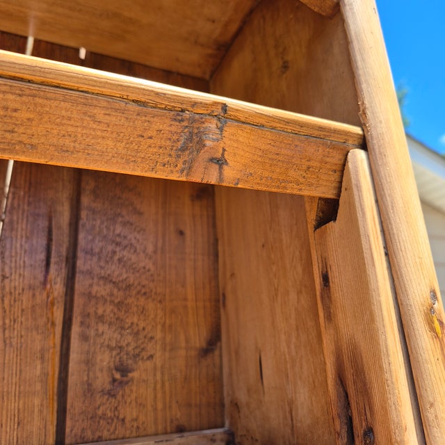 Circa 1890s English Scrubbed Pine Hutch Cabinet Welsh Dresser Cupboard W/ Plate Racks For Sale - Image 4 of 18