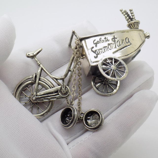 Rare vintage miniature depicting a Sammontana ice cream cart on a bicycle, handcrafted in Italy between the 1970s and...