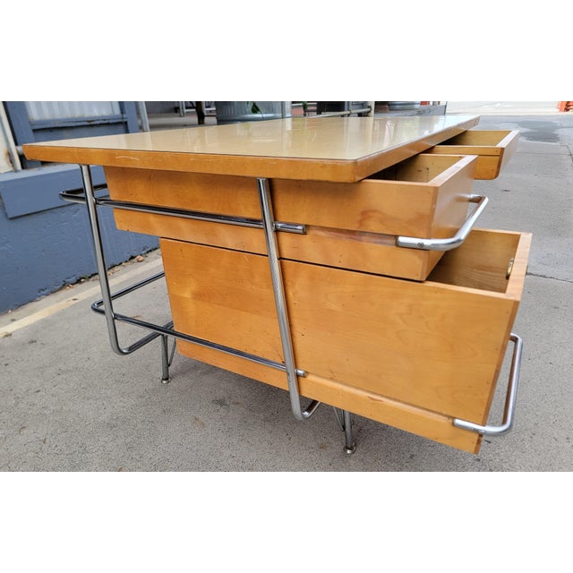 KEM Weber Mid-Century Modern Desk by Kem Weber for Heywood Wakefield 1950's For Sale - Image 4 of 14