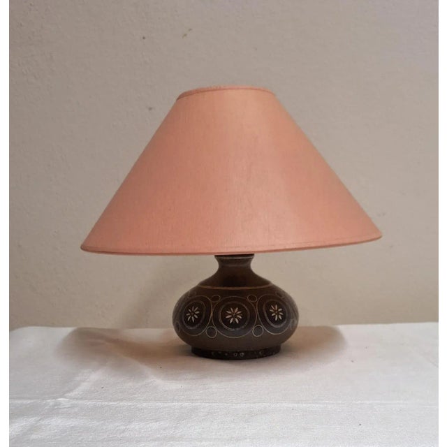 Vintage German Table Lamp with Handmade Ceramic Base from Thoms and Original Salmon-Colored Fabric Shade, 1980s For Sale - Image 10 of 10