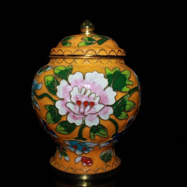 Chinese Vintage Cloisonne Enamel Ginger Jar - Yellow Floral Motif With Lid For Sale - Image 3 of 9