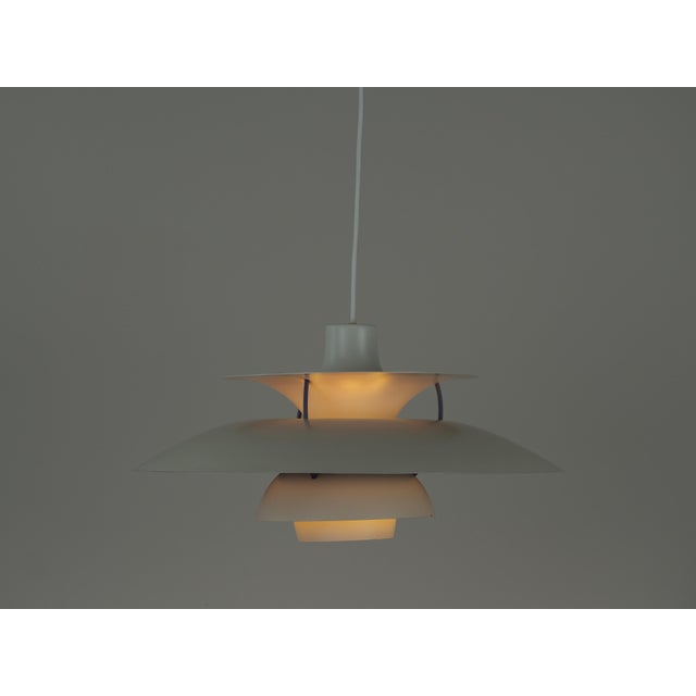 The ph 5 lamp is an icon of danish design that has gained immense popularity worldwide. Designed by the renowned designer...