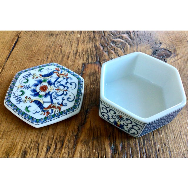 Blue Vintage Hexgonal Blue and White Lidded Box and Matching Catch-All Dish by Takahashi San Francisco, Fantasy Collection- 2 Pieces For Sale - Image 8 of 12