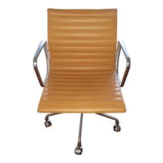 Eames Aluminum Group Management W/ Pneumatic Lift For Sale