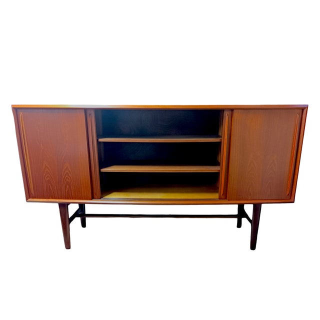 1960s Mid-Century Danish Teak Low Sideboard by Svend Åge Madsen for H.P. Hansen, 1960s For Sale - Image 5 of 12