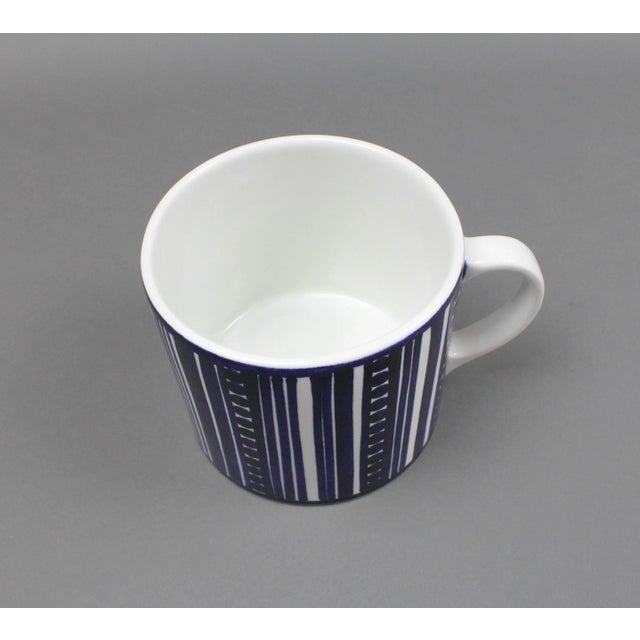 Mid 20th Century Arabia Finland Go/Vg Gunvor Olin-Gronqvist Signed Handpainted XL Mug For Sale - Image 5 of 7