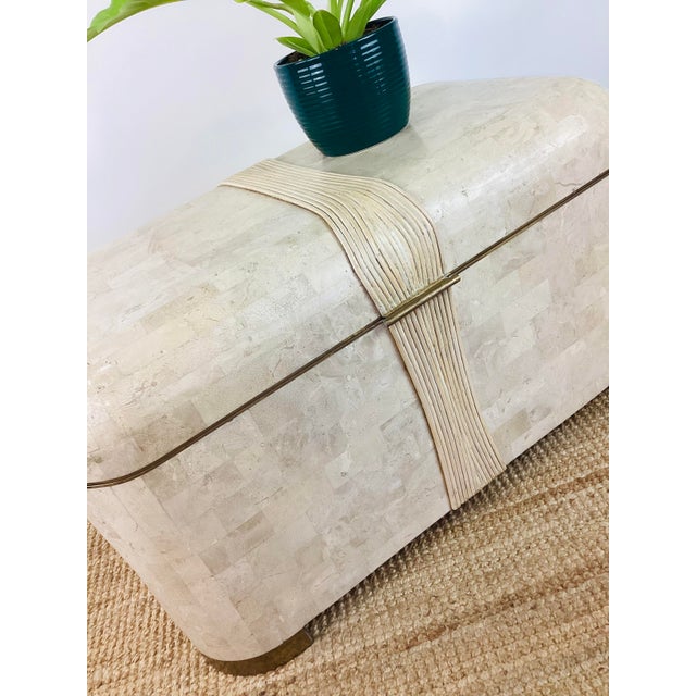 Vintage 1980s Cream Tessellated Stone & Rattan Reed and Brass Lidded Trunk Chest Table by Maitland Smith For Sale - Image 10 of 12