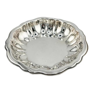 Vintage Wm. A. Rogers Silverplate Scalloped Candy Bowl For Sale
