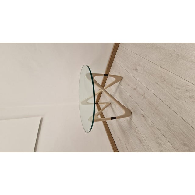 Coffee Table in White Lacquered Wood and Brass with Round Glass Top, 1950s For Sale - Image 12 of 16