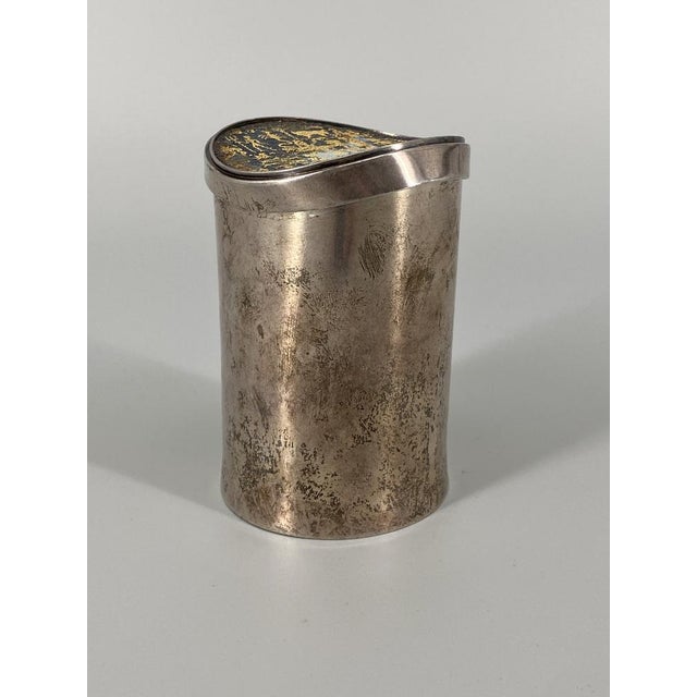 * A cylindrical lidded box * Made of 925 sterling silver, hallmarked inside, see photos * Box with a curved rim at the top...