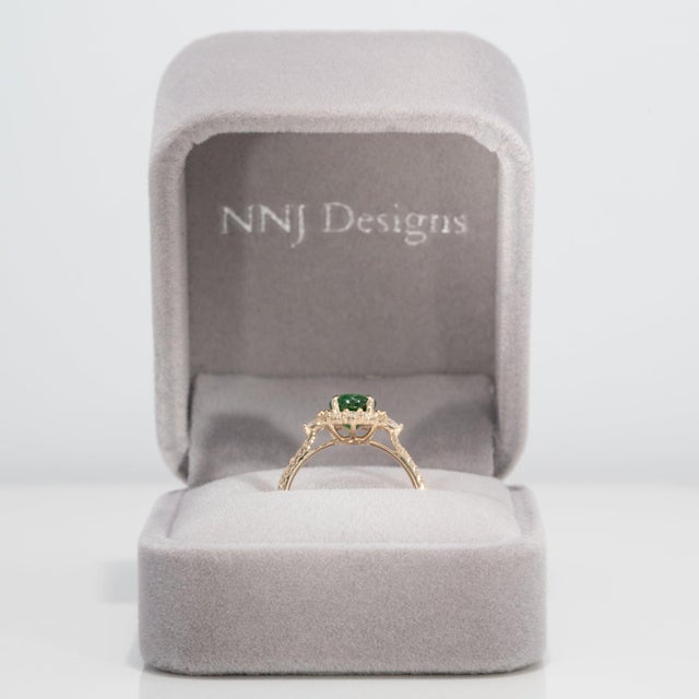 1.9Ct Tsavorite Ring With Earth-Mined Diamond Accents: Solid 14k Gold, 8x6mm, Size 6.75 For Sale - Image 4 of 9