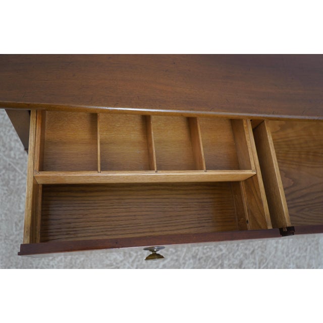 Kittinger Kittinger Colonial Williamsburg 2 Drawer Table For Sale - Image 4 of 18