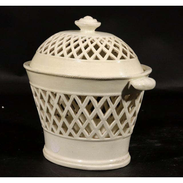 18th-Century English Pottery Creamware Openwork Covered Baskets For Sale - Image 9 of 9